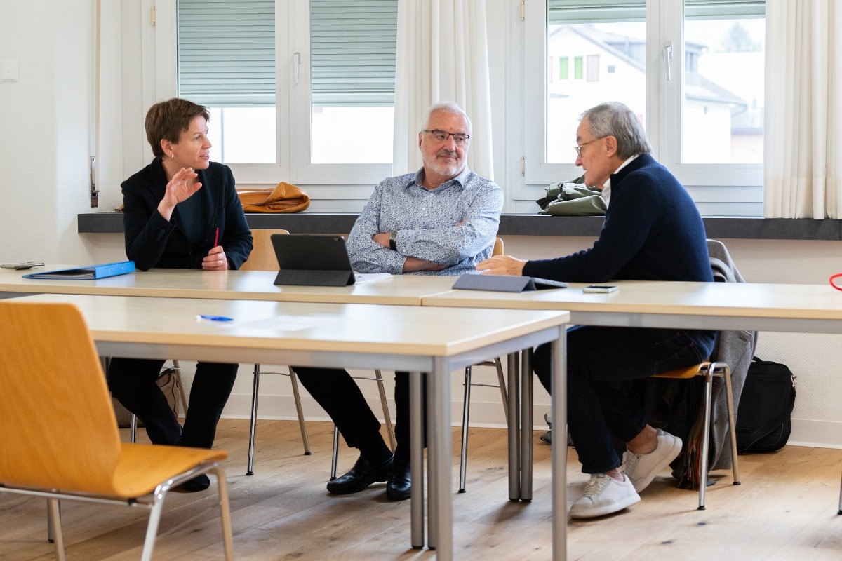La délégation débriefe : Judit Schäfli-Thurnherr, André Rotzer et Urs von Wartburg (d.g.à.d).